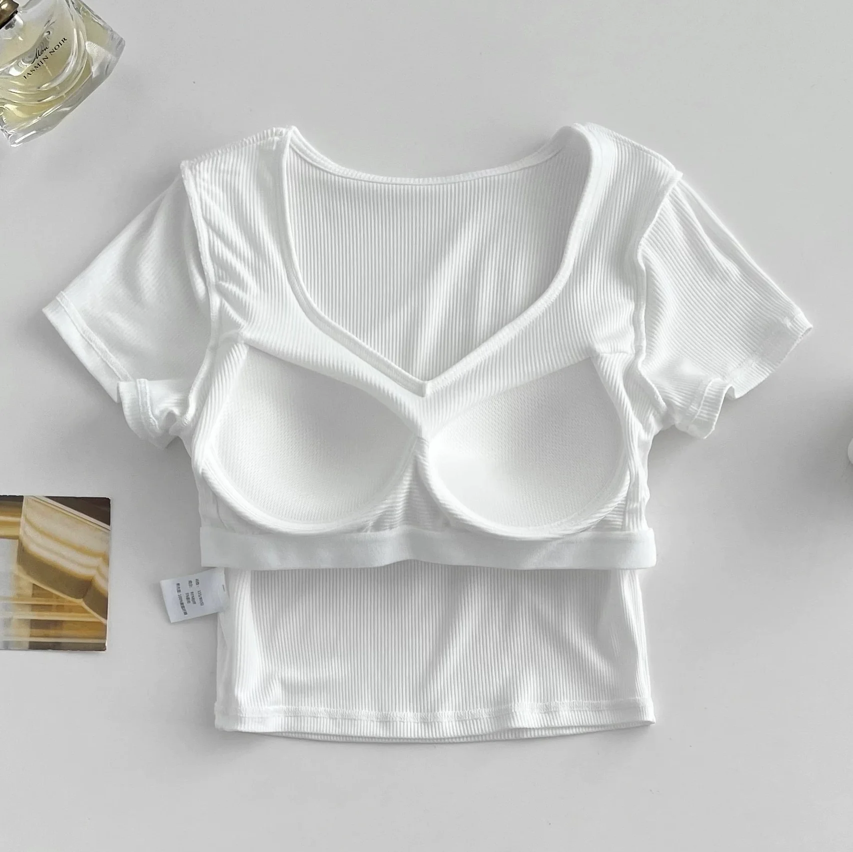 Havana V-Neck Built-In Bra T-shirt - ricardofort