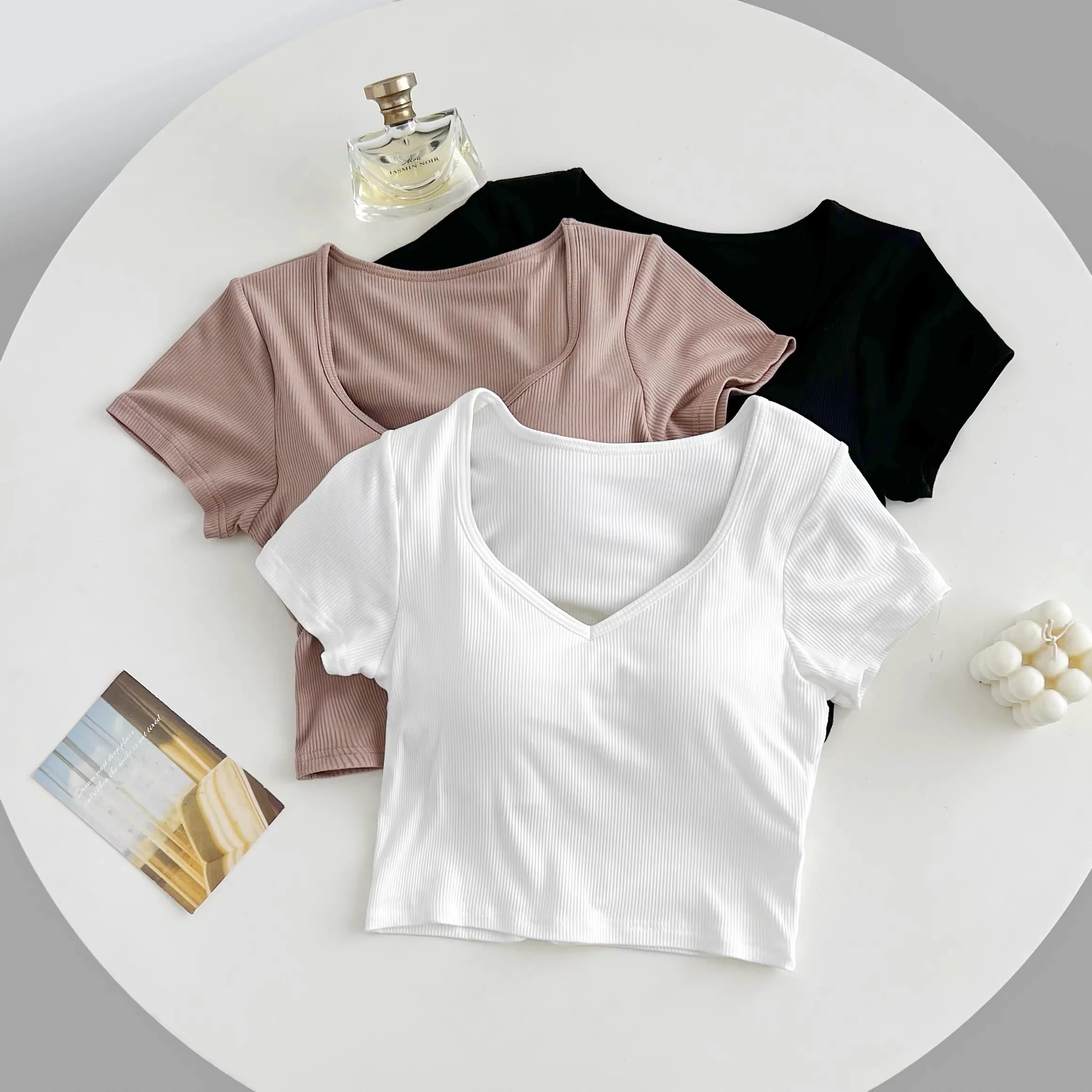 Havana V-Neck Built-In Bra T-shirt - ricardofort